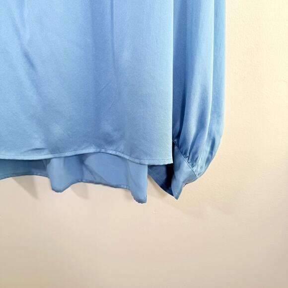 XiRena Greer Blue Pearl 100% Silk Long Sleeve Button Front Blouse Large - Picture 2 of 10